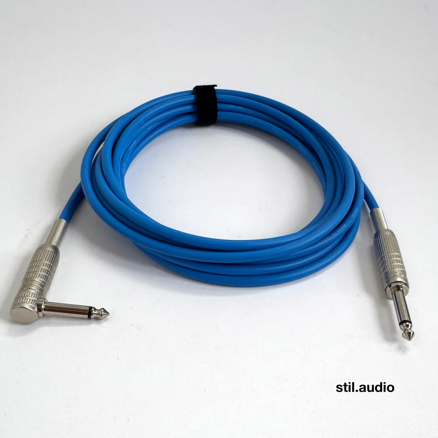 BLUE INSTRUMENT/CANARE